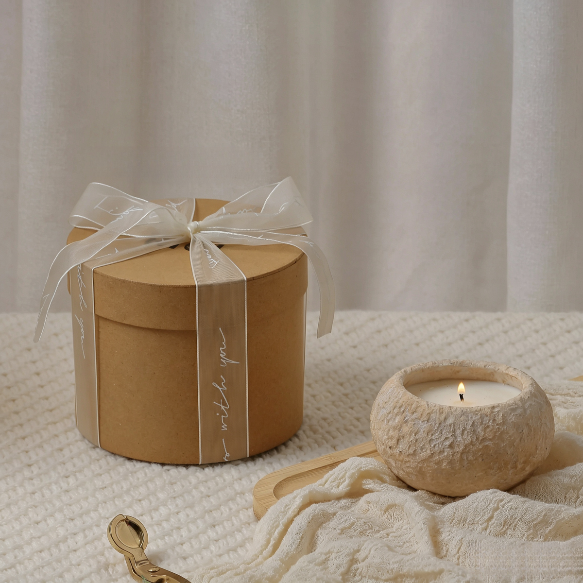 Meteorite Scented Candle – Velvet Rose & Oud Fragrance