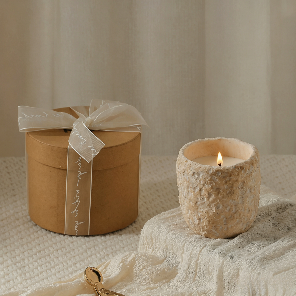 Meteorite Scented Candle – Velvet Rose & Oud Fragrance